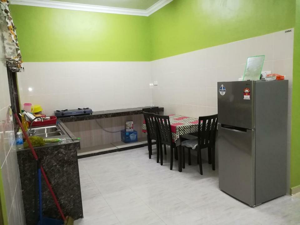 Homestay Damai Yusmila Kuala Terengganu Exterior photo